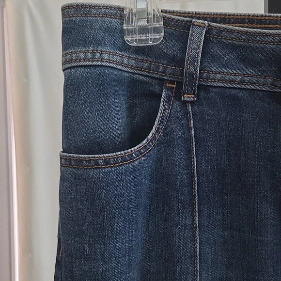 NWT Chico's Wide Leg Crop Jeans, Size 0.5 (US 6/8) - Picture 3 of 7